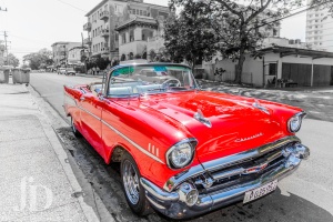 voiture-rouge-taxi-havane-NB